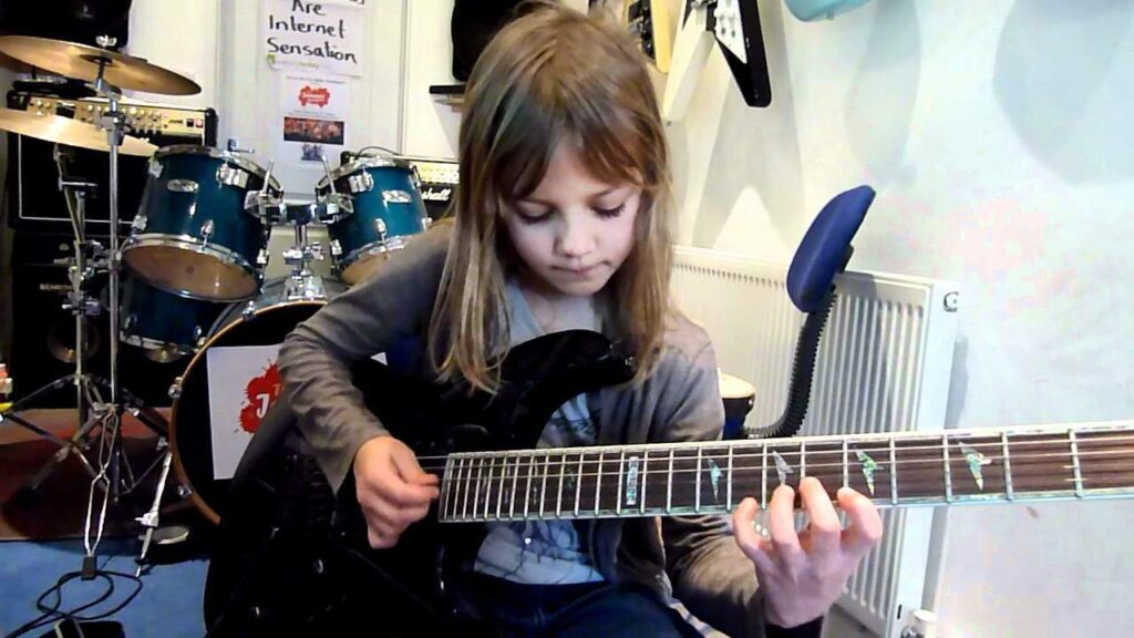Garotinha guitarrista impressiona milhões com vídeo