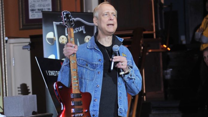 gibson-guitar-tea-party-meek_vwfxpd
