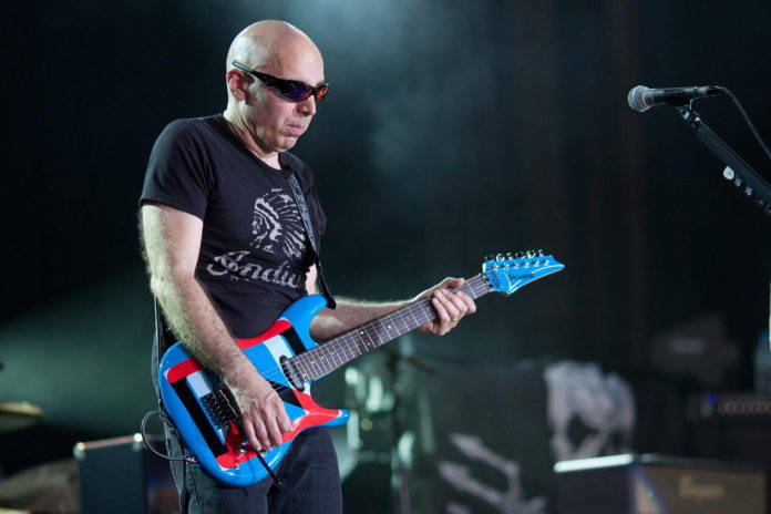 joe-satriani-0005-1500x1000