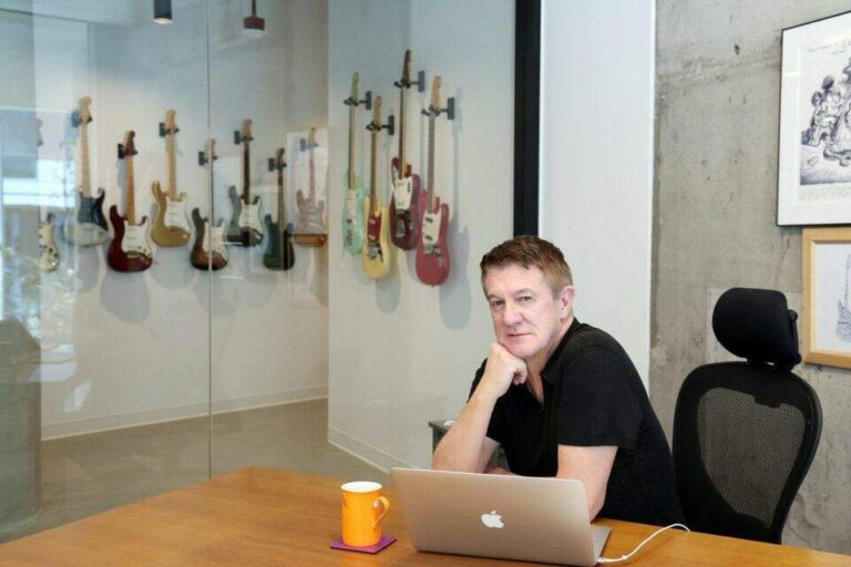 Andy Mooney CEO da Fender