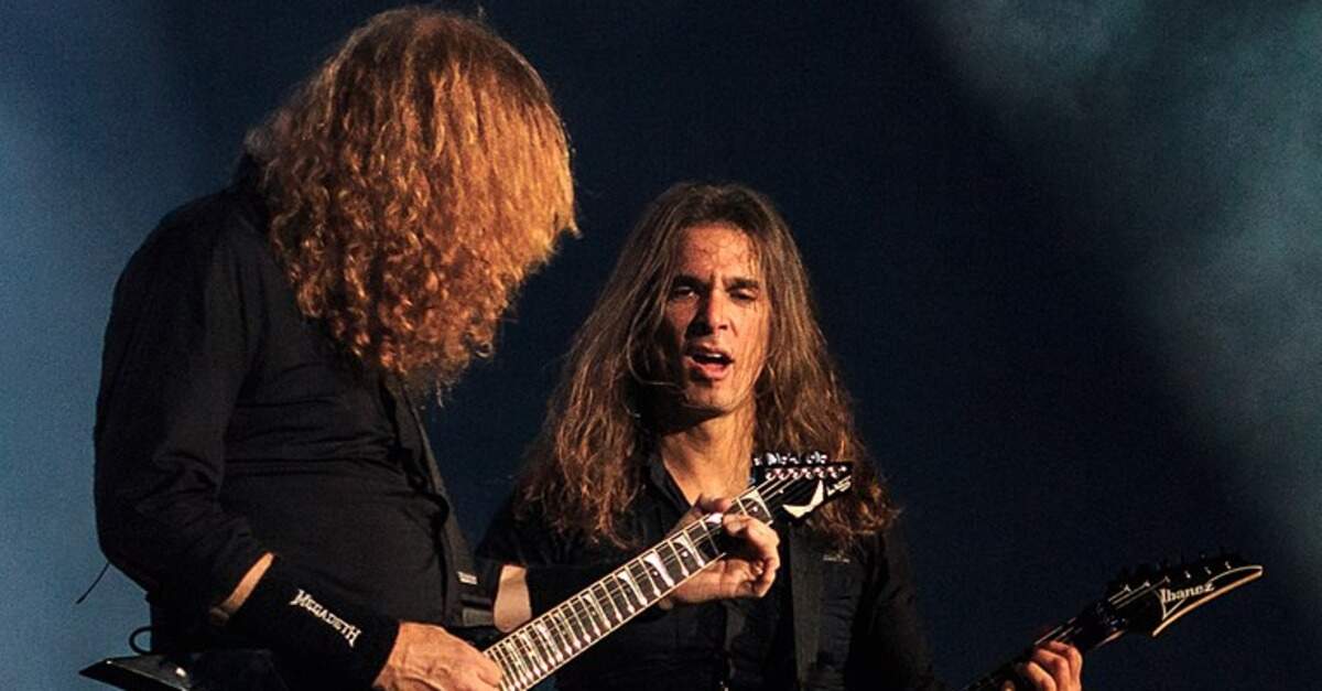 Kiko Loureiro e Dave Mustaine ao vivo