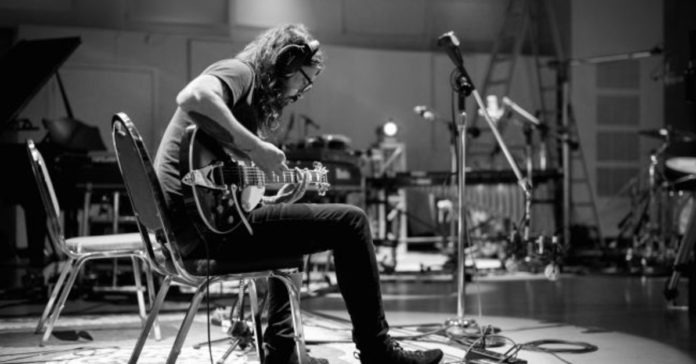 dave-grohl-play Dave Grohl no minidocumentário Play