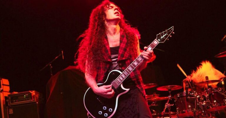 Marty Friedman tocando ao vivo