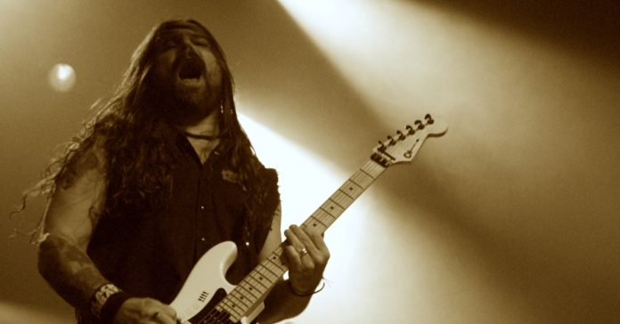 andreas-kisser Andreas Kisser tocando ao vivo