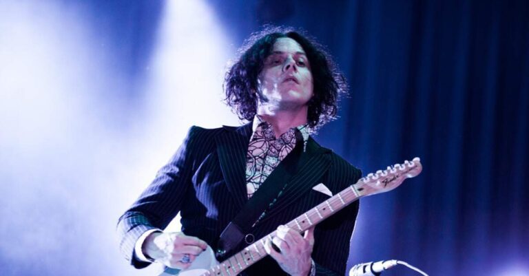 Jack White tocando uma Fender Telecaster