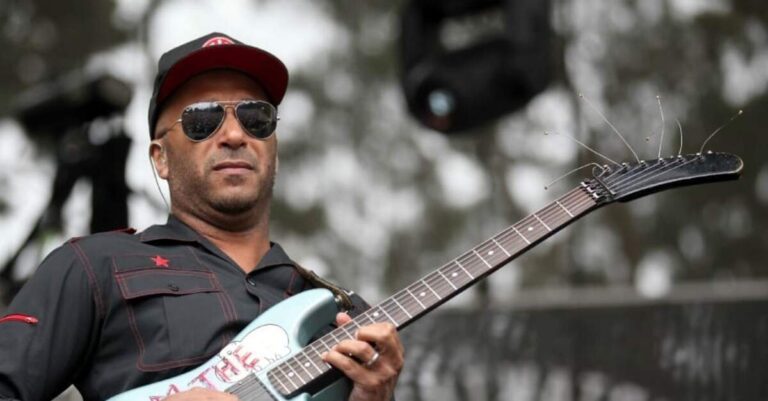 Tom Morello tocando ao vivo