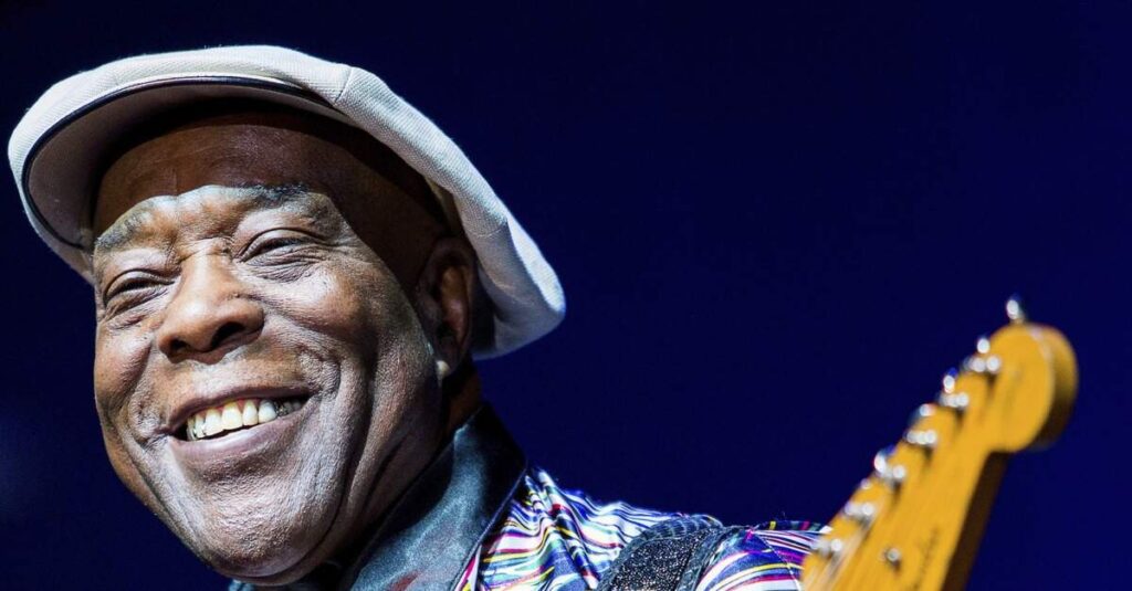 Buddy Guy sorrindo