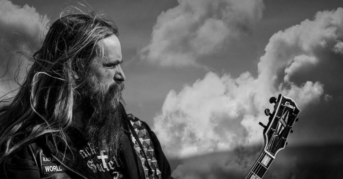 zakk-wylde Zakk Wylde posando para foto