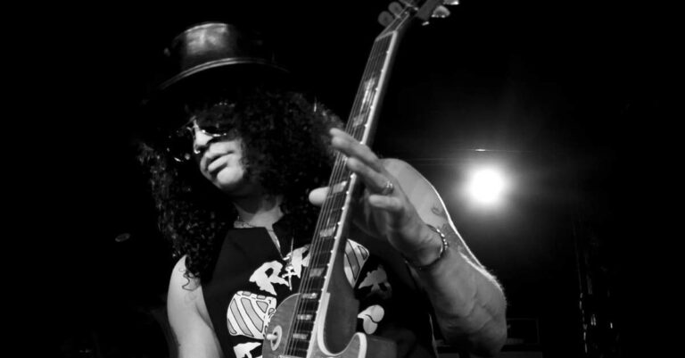 Slash em preto e branco