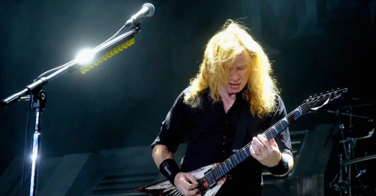 Dave Mustaine tocando ao vivo