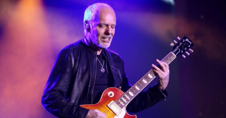 Peter Frampton tocando com uma Gibson Les Paul