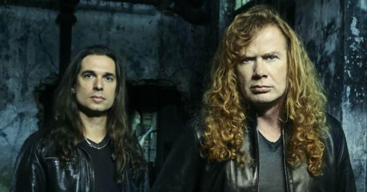 Kiko Loureiro ao lado de Dave Mustaine