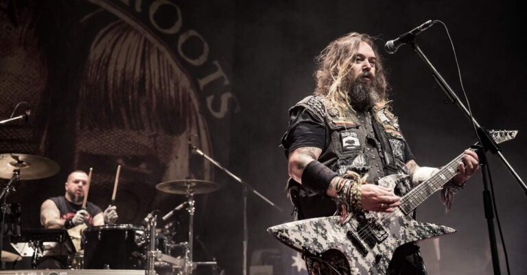 Max Cavalera tocando ao vivo