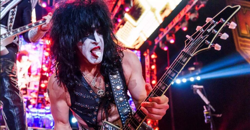 Paul Stanley em um show com o Kiss