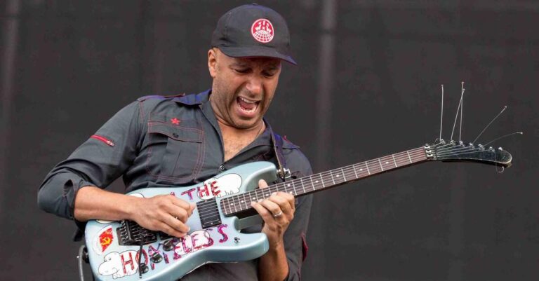 Tom Morello tocando ao vivo