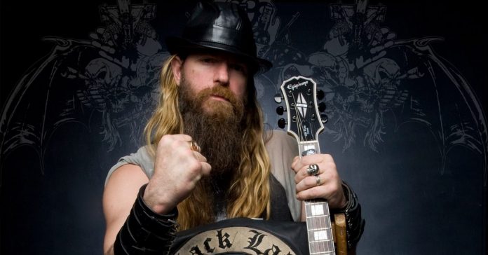 zakk-wylde Zakk Wylde segurando uma guitarra Epiphone