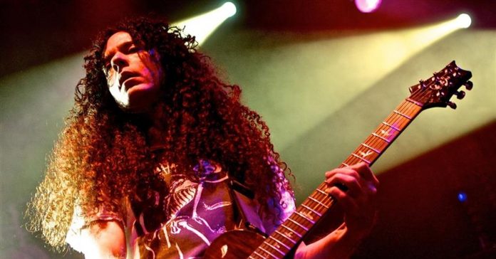 Marty-Friedman Marty Friedman tocando ao vivo