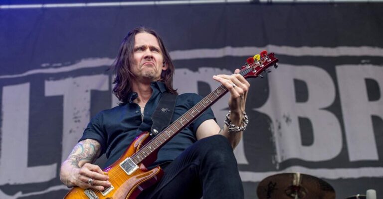 Myles Kennedy em show do Alter Bridge