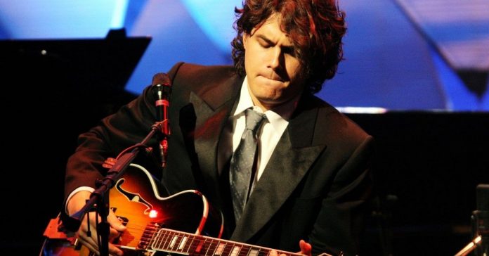 John-Mayer John Mayer tocando ao vivo