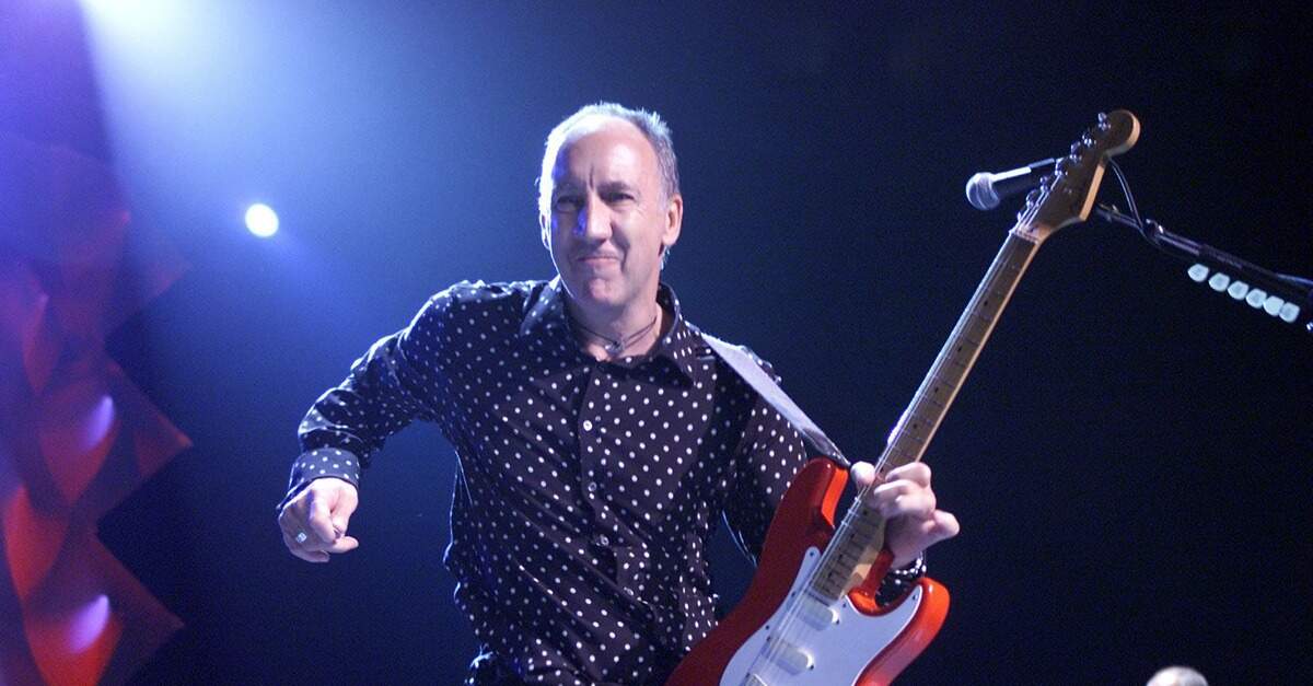 Pete Townshend tocando uma Stratocaster vermelha