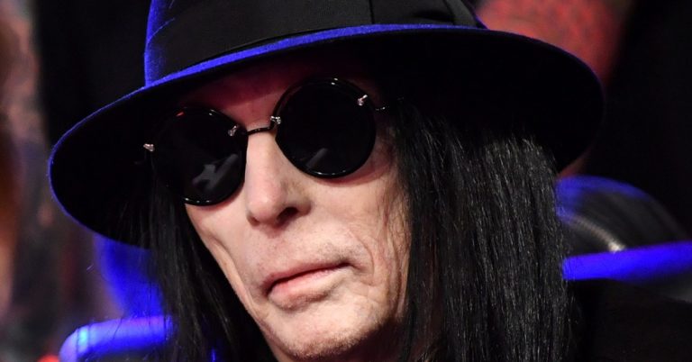 mick mars