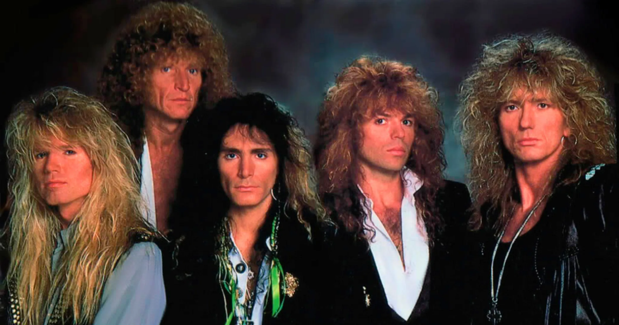 O que Adrian Vandenberg aprendeu ao tocar com Steve Vai no Whitesnake?