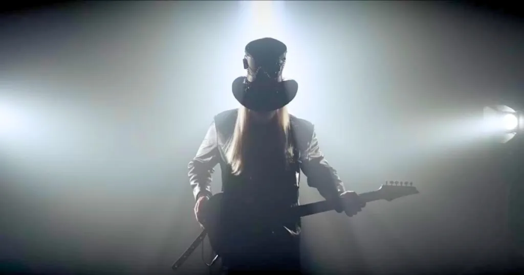 Nando Mouro no clipe de Saiba DUAS COISAS