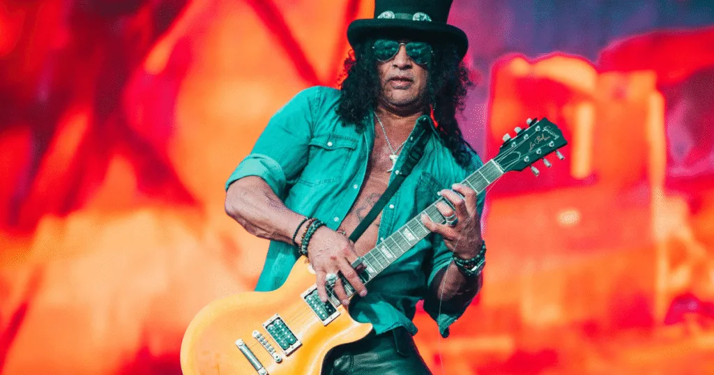 Slash confessa que aprendeu sobre blues no YouTube