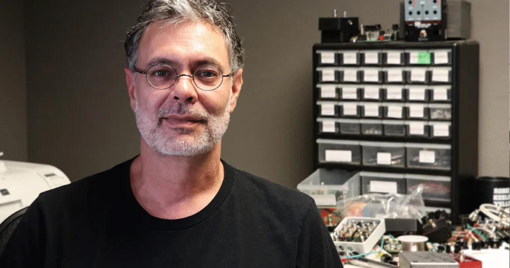 Robert Keeley inventou pedal que tamvém é considerado produto associado ao tabaco e à maconha