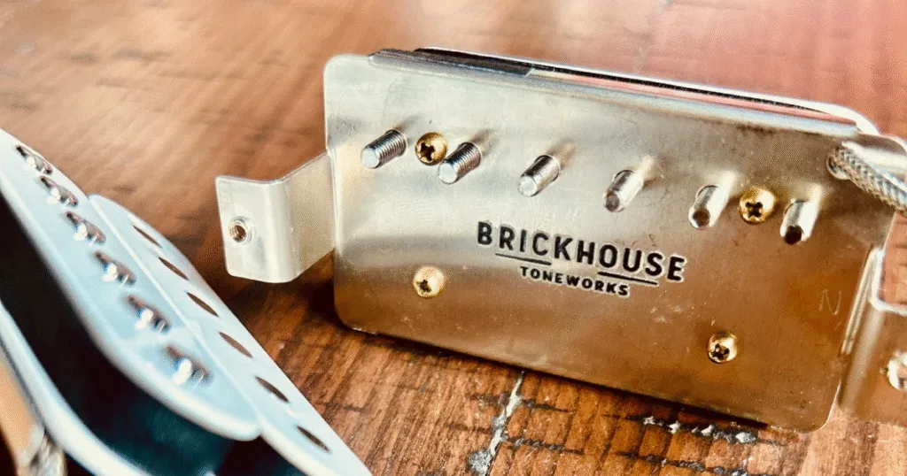 Brickhouse Toneworks lança o captador Mason Deluxe PAF Brickhouse Toneworks lança captador inspirado nos humbuckers vintage dos anos 60, com timbre clássico, clareza moderna e acabamento premium.