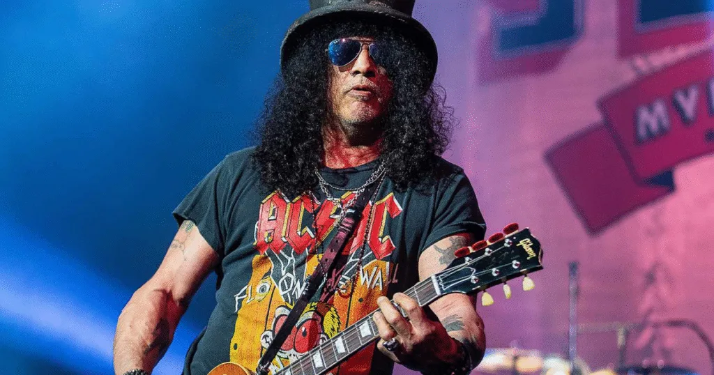 Slash anuncia disco ao vivo; confira detalhes sobre e prévias do registro! Slash anuncia álbum ao vivo.
