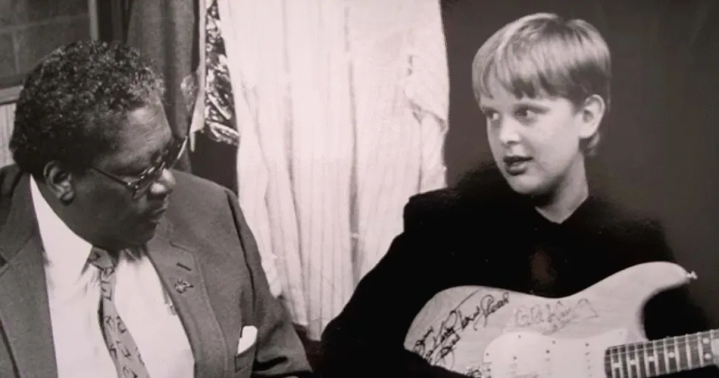 Joe Bonamassa reúne estrelas da guitarra para tributo histórico a B.B. King Joe Bonamassa reúne elenco estelar em álbum tributo a BB King.