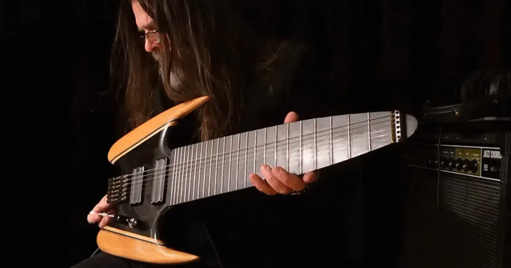 Tara Guitars lança a futurística VP-1 Dark Fang