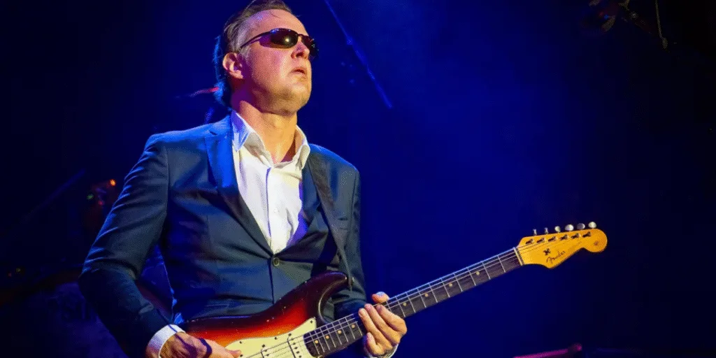 Joe Bonamassa explica motivos pelos quais não gosta de modeladores.