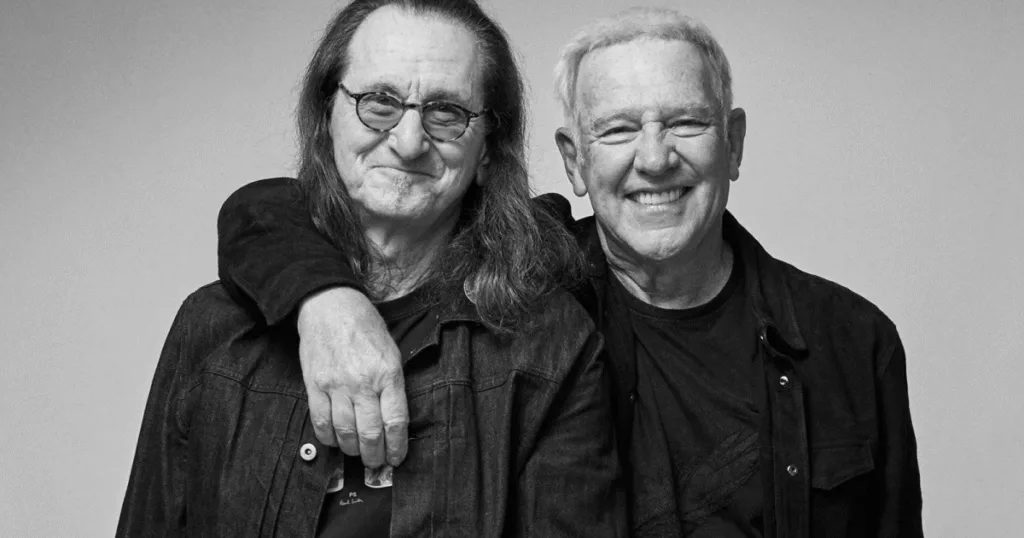 Alex Lifeson confessa desafio inesperado ao revisitar clássicos do Rush antes da turnê de reunião Alex Lifeson comenta sobre dificuldades em lidar com a volta do Rush.