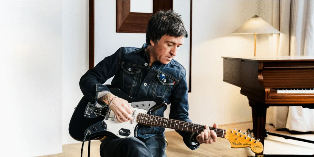 Fender lança a guitarra Johnny Marr Signature Special Jaguar johnny marrsignature special jaguar