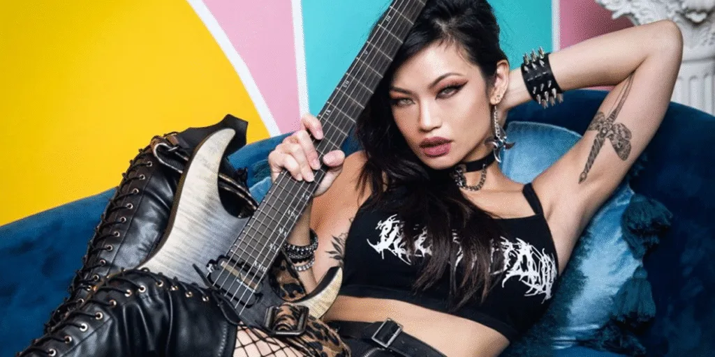 Kiki Wong prefere amplificador simples e guitarra de alta qualidade