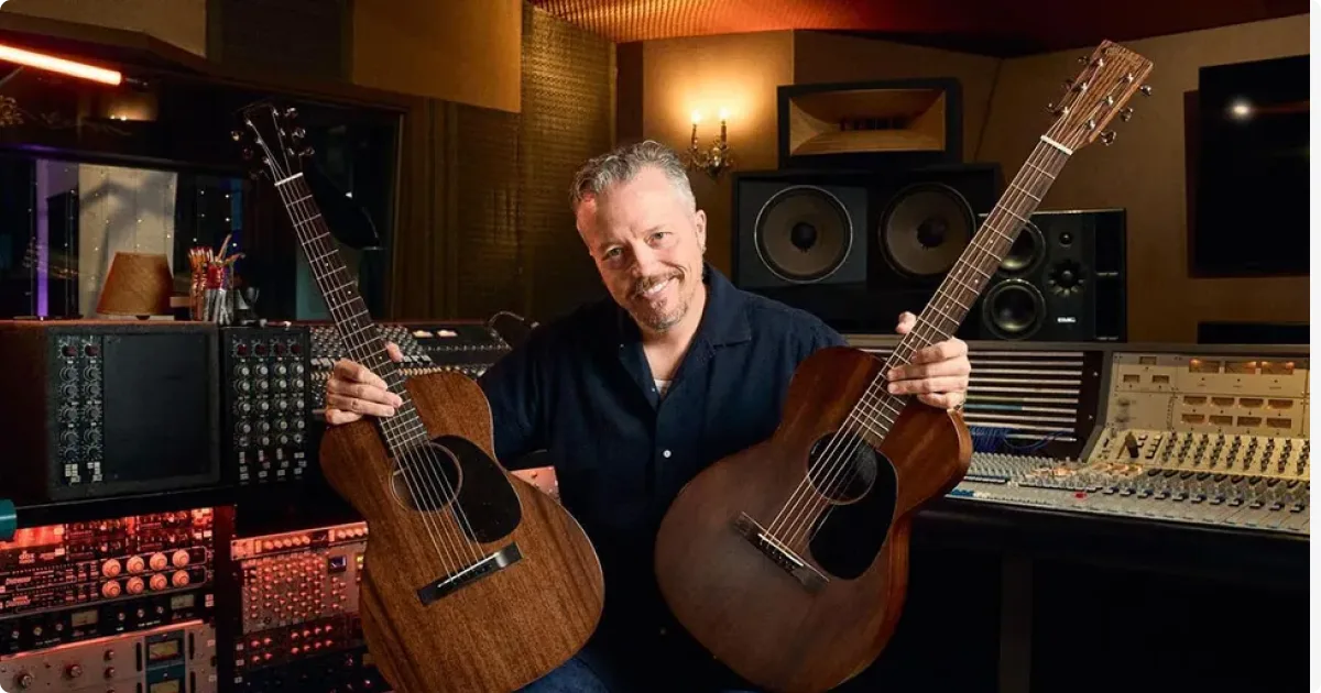 A técnica nada comum de Jason Isbell para amaciar violões novos