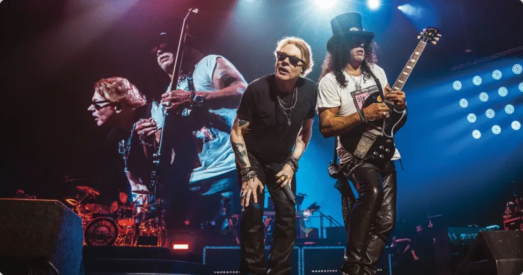 Slash e Ax Rose, durante show da banda