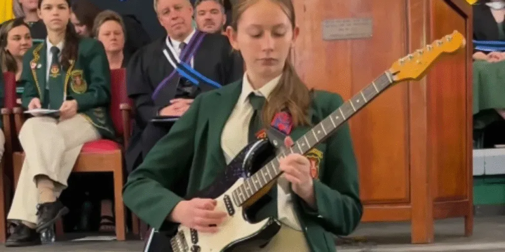 Erin Phelan viraliza ao tocar clássico do Bon Jovi