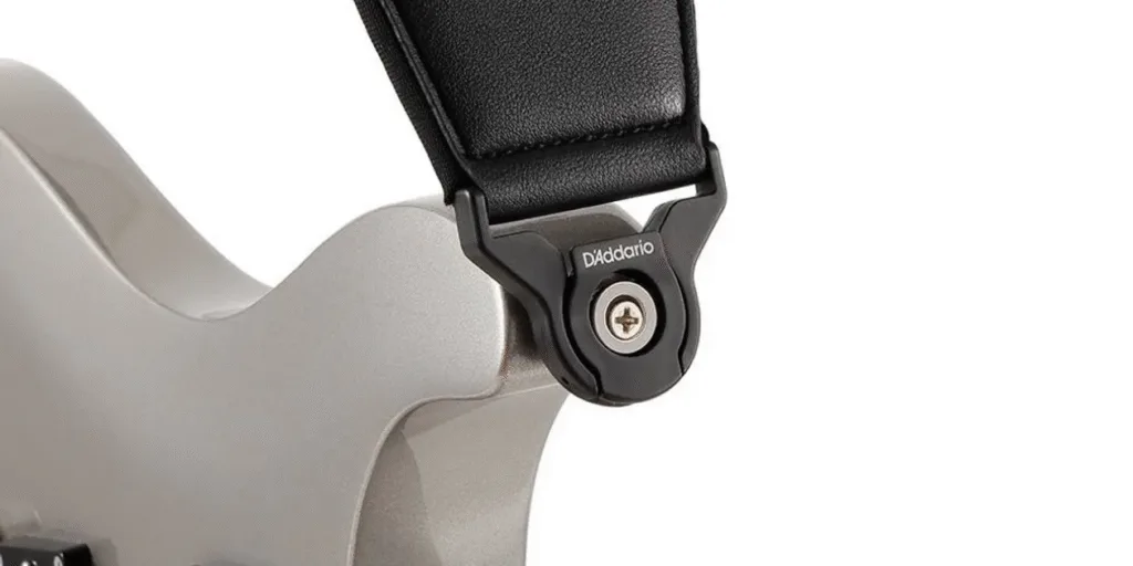 D’Addario lança nova correia com conforto premium para guitarras e baixos Correia ergonômica da D’Addario combina neoprene acolchoado e design curvado para reduzir fadiga em longos ensaios