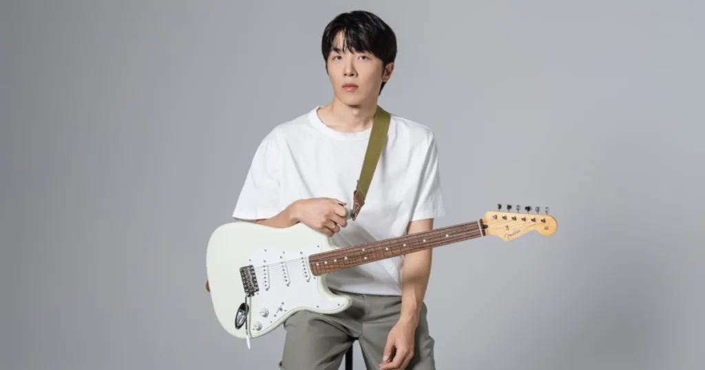 Fender lança primeira guitarra signature de um artista coreano Fender estreia guitarra signature de Jukjae com foco em flexibilidade tonal e desempenho estável.