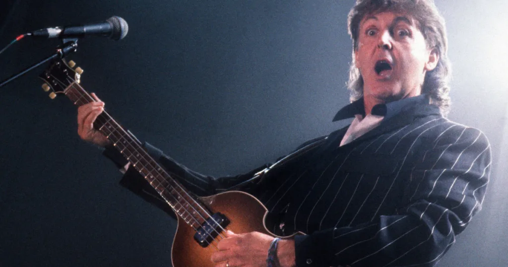 Höfner, fabricante do baixo de Paul McCartney, entra com pedido de falência na Alemanha Fábrica do icônico “Violin Bass” enfrenta crise financeira e abre processo de insolvência