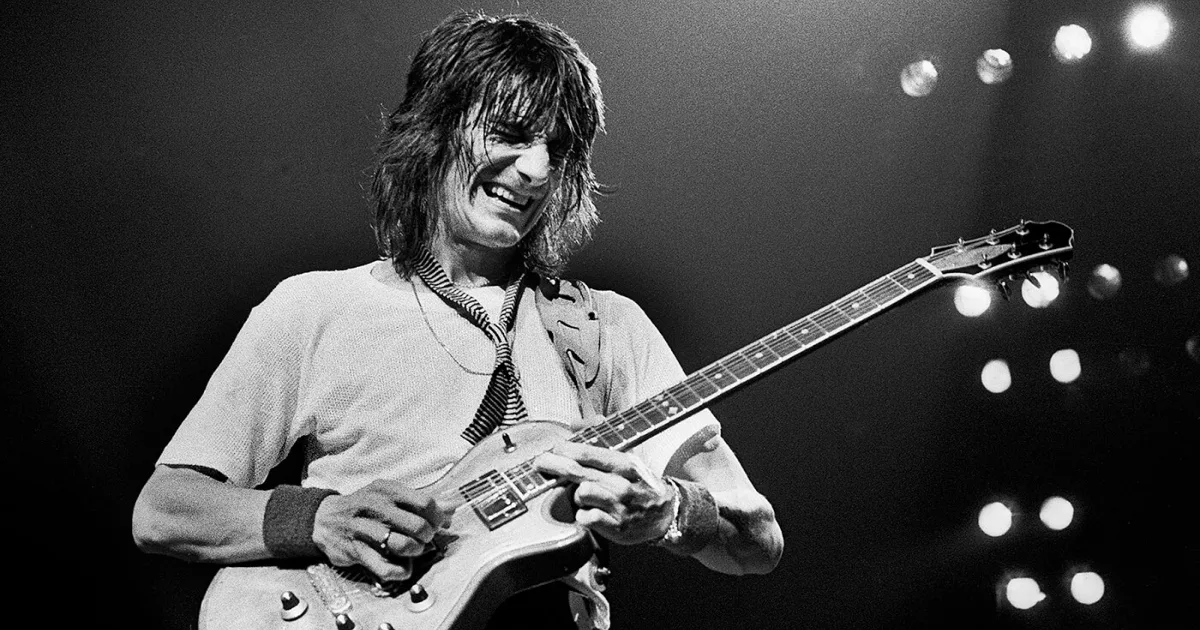 Quem inventou o gabinete 8×12? Diários de Ronnie Wood reabrem debate histórico