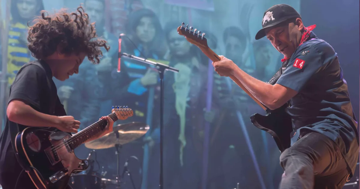 VÍDEO: Filho de Tom Morello encara “For the Love of God”