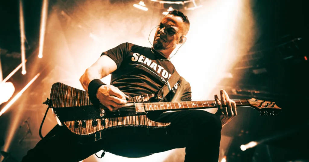 Mark Tremonti revela desinteresse pelo rock atual: “Não perco tempo” mark tremonti está desiludido com o rock atual.