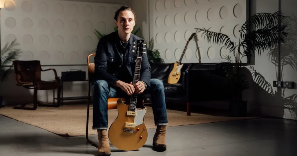 yamaha lança guitarra signature de chris buck