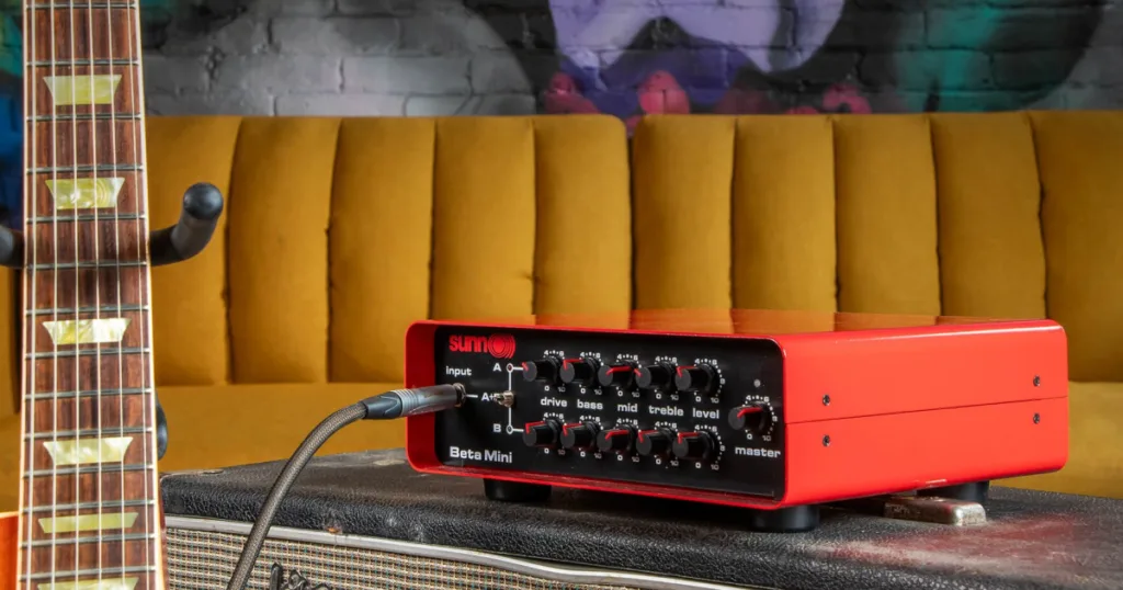 Sunn lança o Beta Mini, versão compacta e atualizada do clássico cabeçote transistorizado