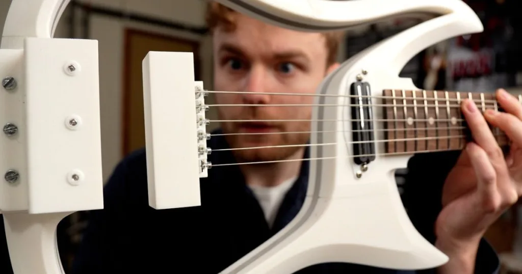 Guitarra experimental transforma a tensão das cordas com sistema magnético