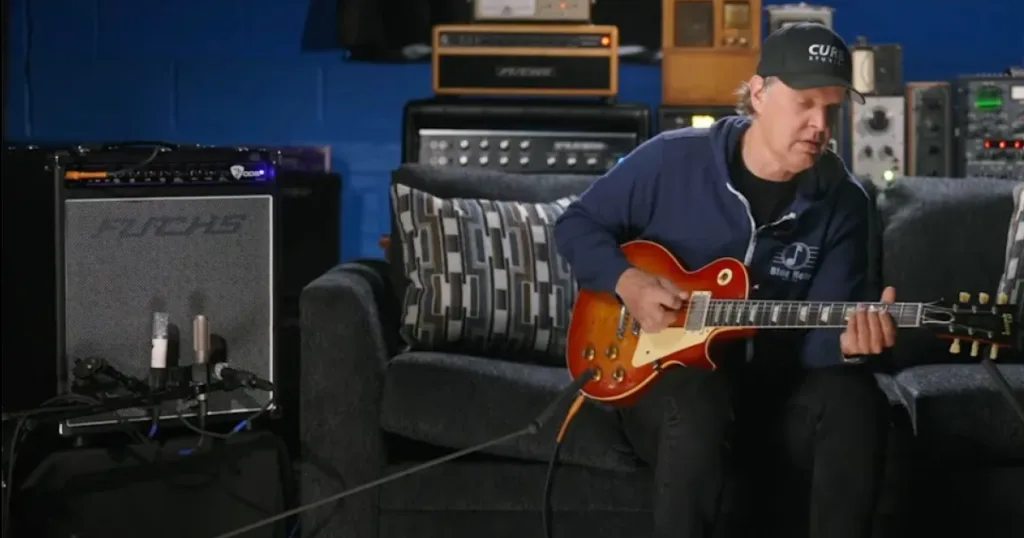 Joe Bonamassa diz que guitarristas microfonam amplificadores errado ao posicionar microfone no centro do falante Guitarrista critica técnica comum de posicionamento de microfone em caixas de guitarra.